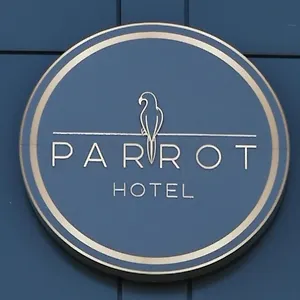 Parrot Отель